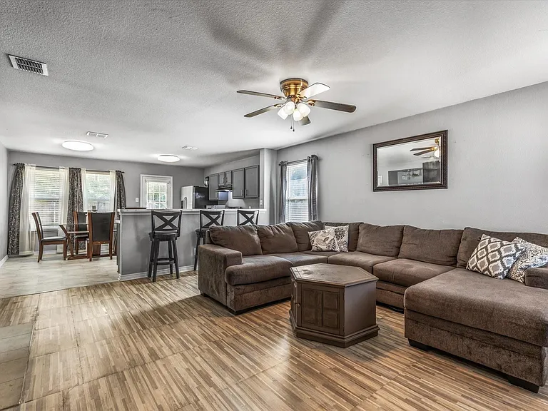 8610 Mountain Bluff Ln — Photo 6