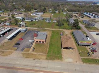 512 E Main St, Henryetta, OK 74437