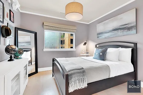 Sold by Bond New York | media 19