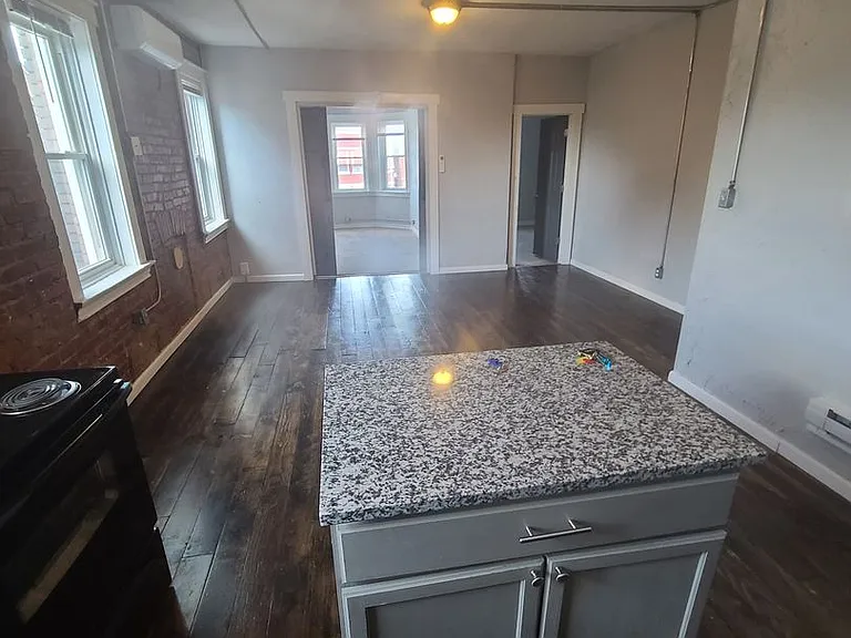 225 South Millvale Avenue — Photo 52