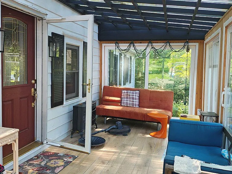 11 Sylvan Ave — Photo 9