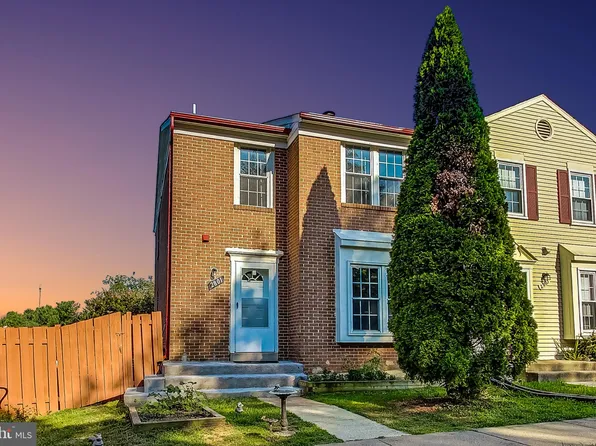 2801 Grovemore Ln, Vienna, VA 22180
