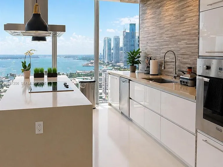 1100 Biscayne Blvd #4001 — Photo 8