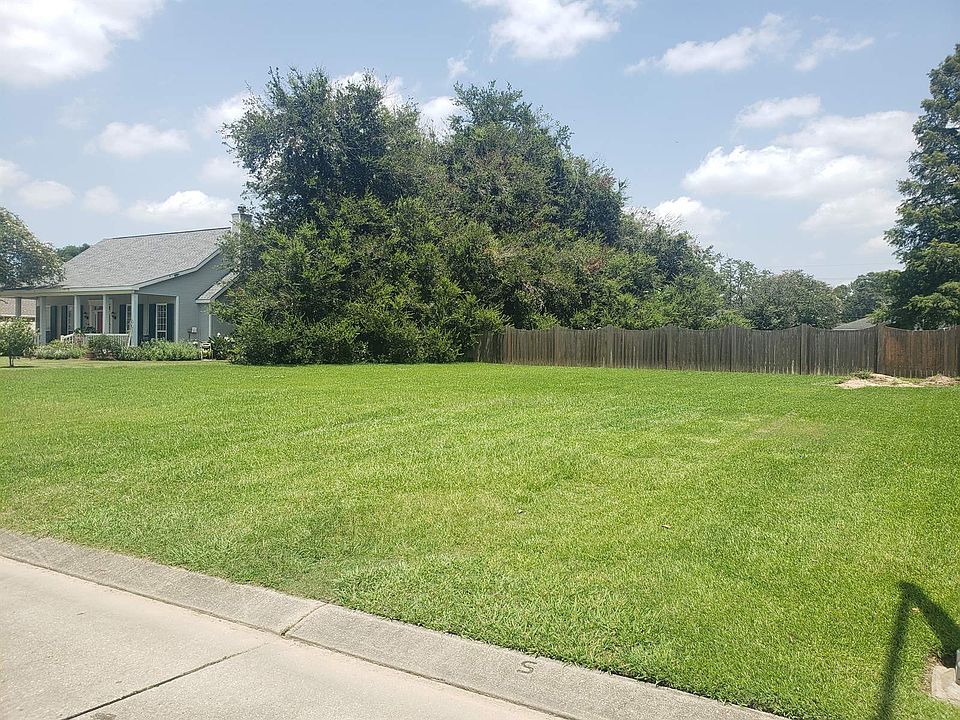 2nd image of 504 N Magnolia St