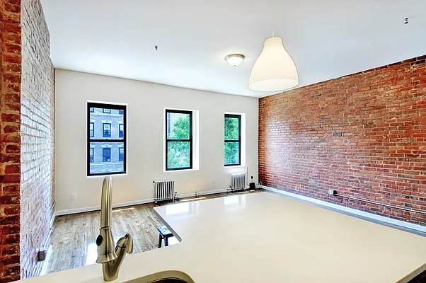 Sold by Nest Seekers International | media 8