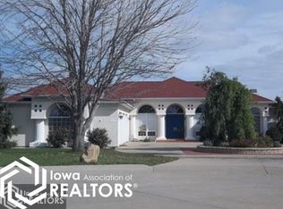 846 Foxrun, Oskaloosa, IA 52577