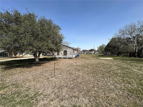 3rd image of 2729 Countiss Dr