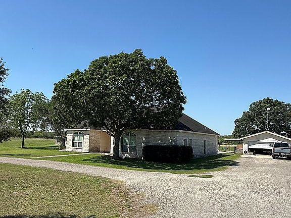 4th image of 721 Deaf Smith Rd