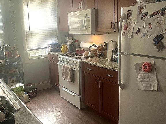 5th image of 1006 S Park St