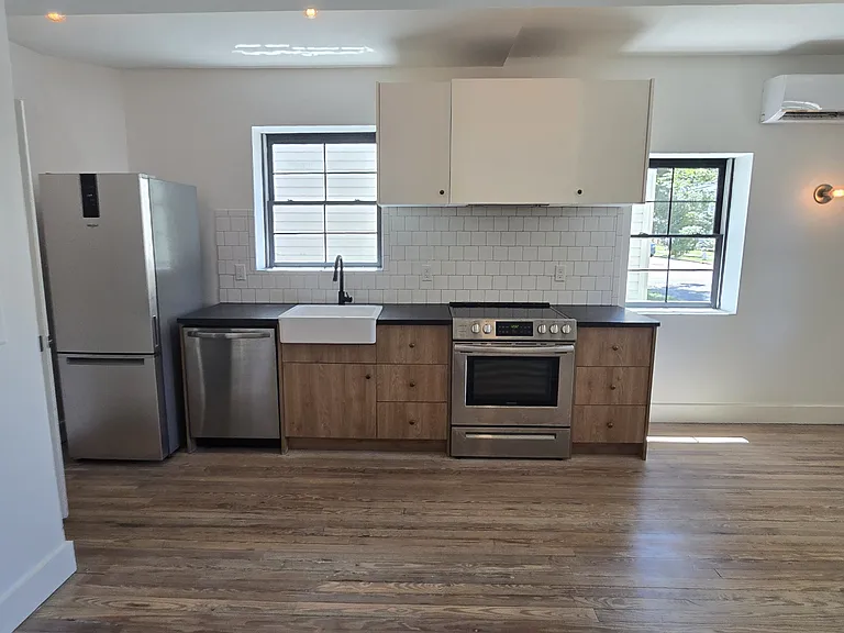 1401 Charles St #B — Photo 7