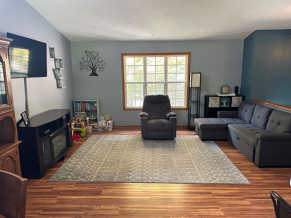 4754 Division Ave N, Comstock Park, MI 49321 Zillow