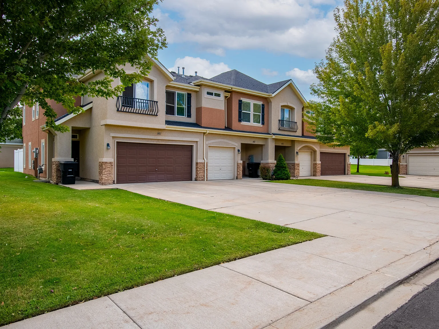 Wing Pointe/Greenfield — Photo 1