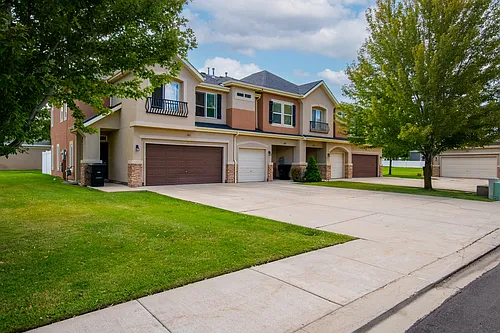 Wing Pointe/Greenfield Photo 1