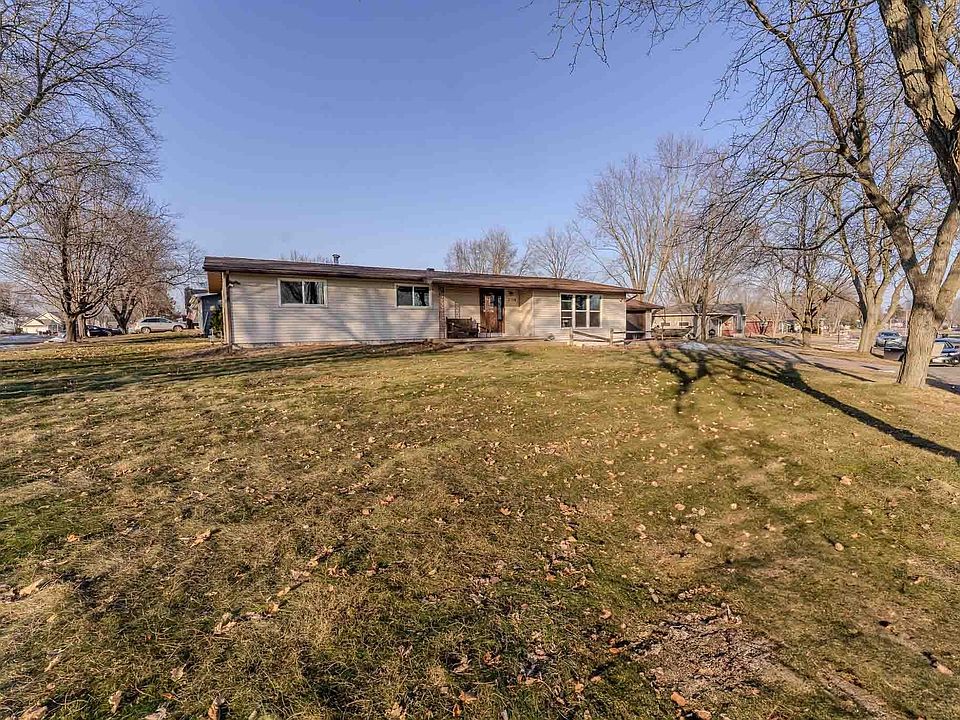 1st image of 1615 Lakeview Dr