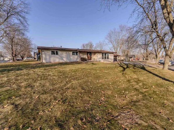 1615 Lakeview Dr, Tomah, WI 54660