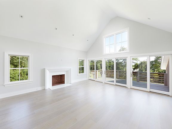 5th image of 15 Fair Hills Ln
