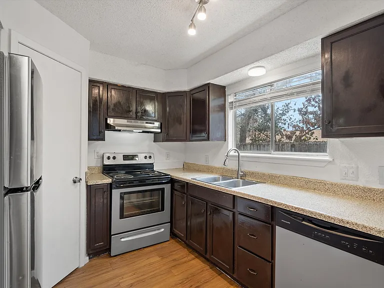 3415 Menchaca Rd #113 — Photo 6