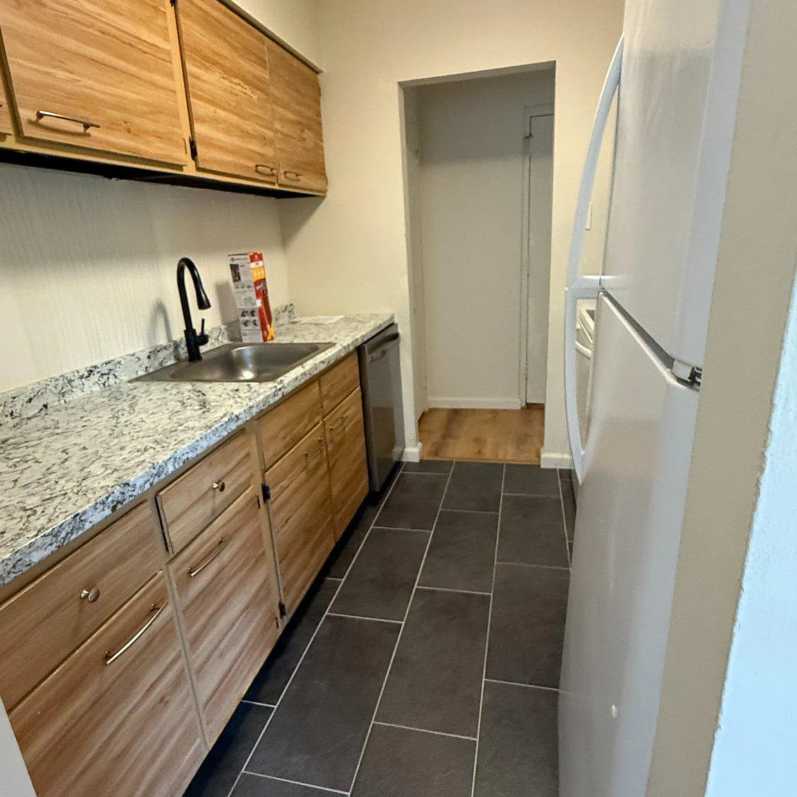2 bed, 1.5 bath, 924 sqft, $1,600 — Photo 4