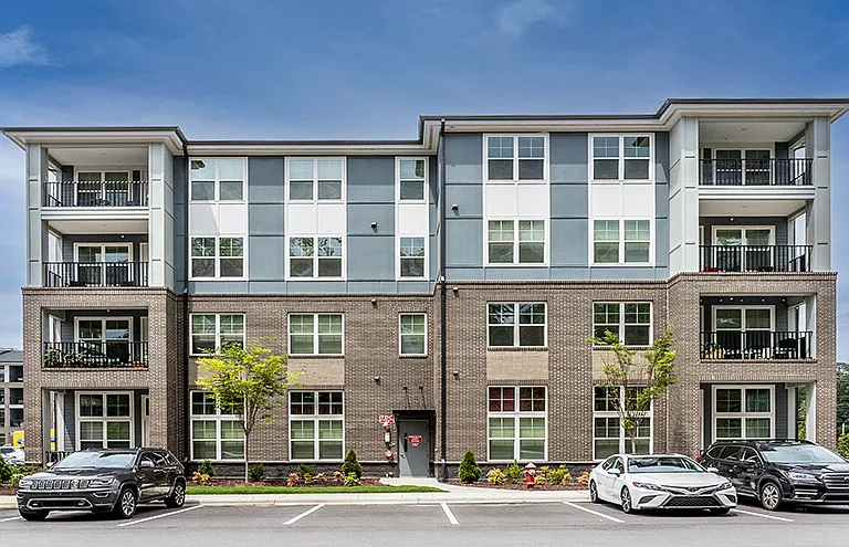 Aviation Crossing Apartments — Photo 56