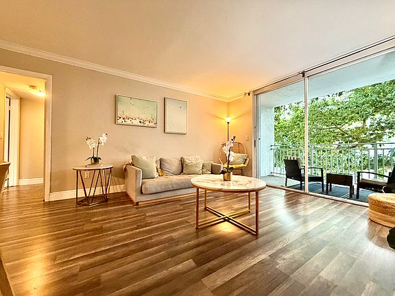 4th image of 777 NE 62nd St #512