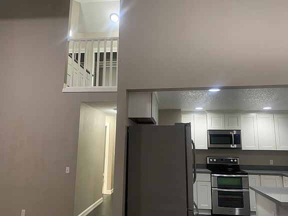 5th image of 604 SE Olympia Dr