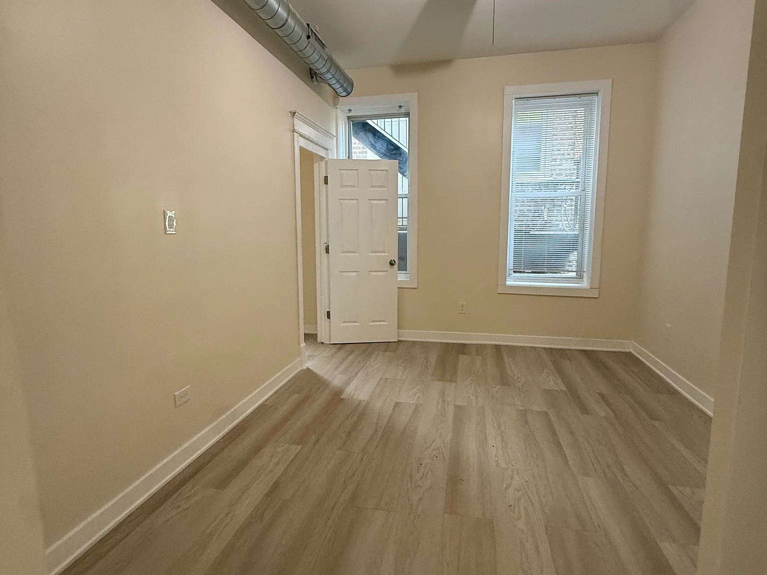 2 bed, 750 sqft, $1,350 — Photo 2