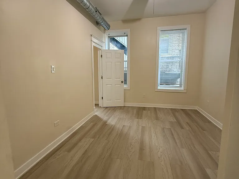 2846 W 21st St #1R — Photo 2