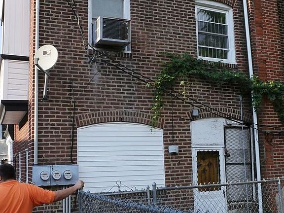 4th image of 2120 W Spencer St