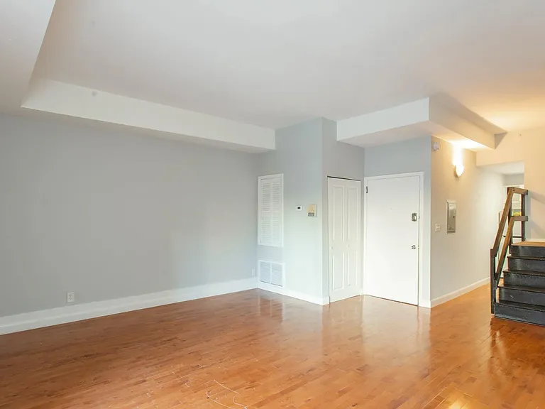 2015 Walnut St #409 — Photo 3