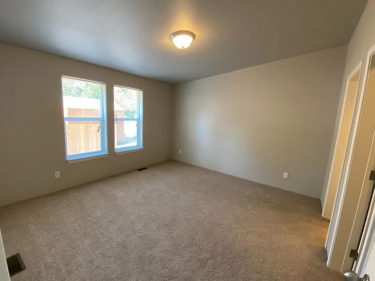 253 W Main St — Photo 7