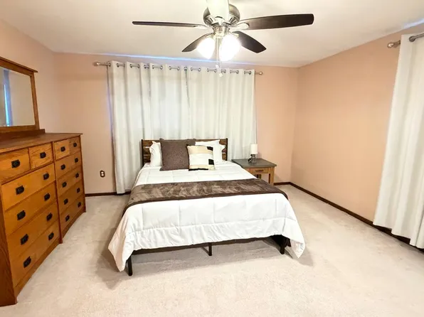 13601 SE 266th St, Kent, WA 98042