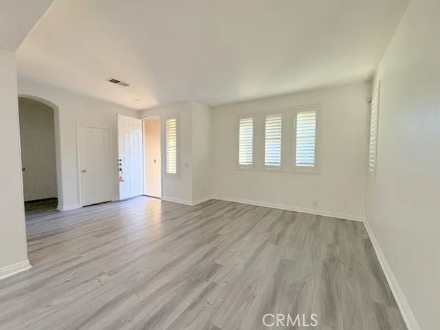13317 Linnea St — Photo 2