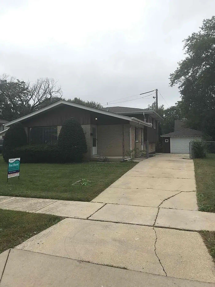 16496 Brockton Ln photo 1