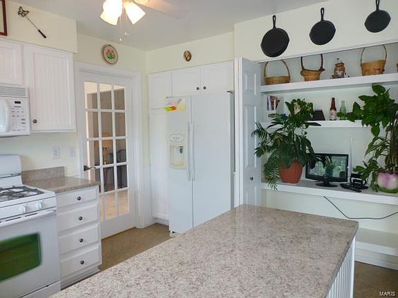 4th image of 1739 Primrose Ln