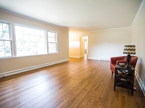4th image of 2913 W Cornwallis Dr