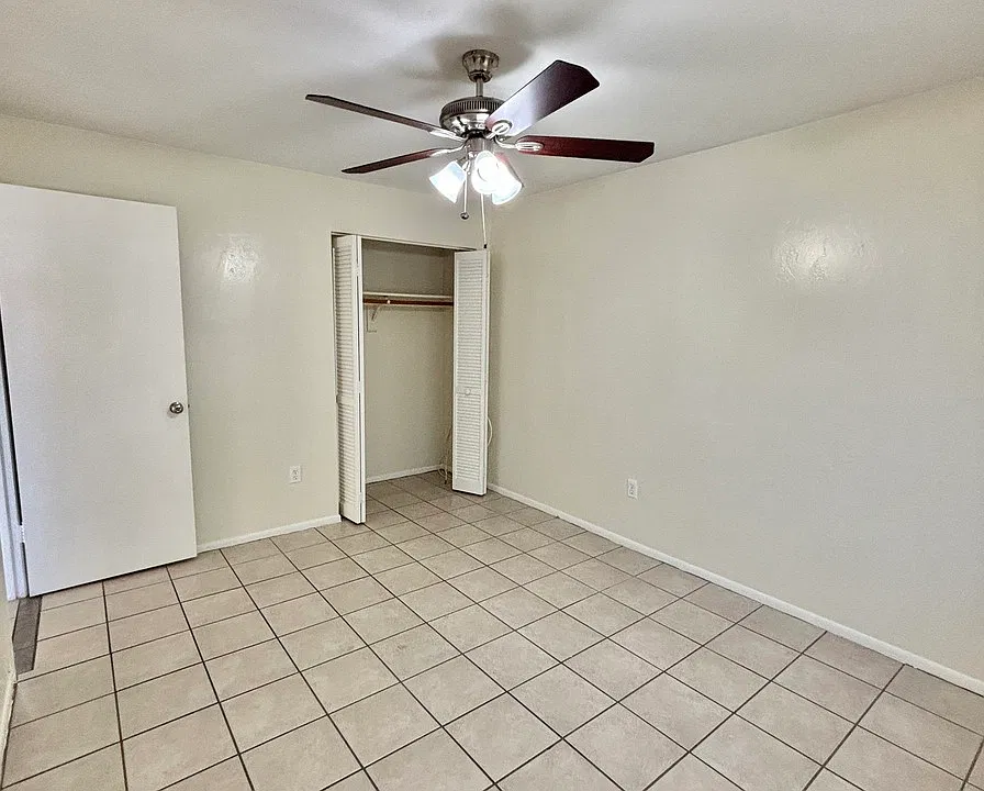 619 SE 14th Ter