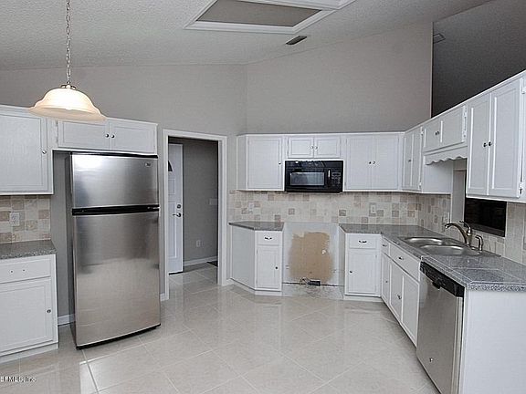 2nd image of 7788 Pikes Peak Dr