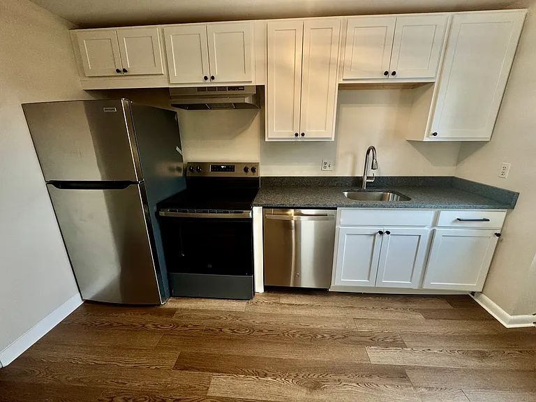 1203 N Clayton St #2 — Photo 2