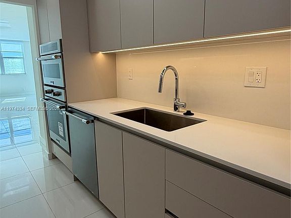 5th image of 3001 S Ocean Dr APT 511