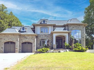 369 Lees Ln, Oakville, ON L6L 4S4