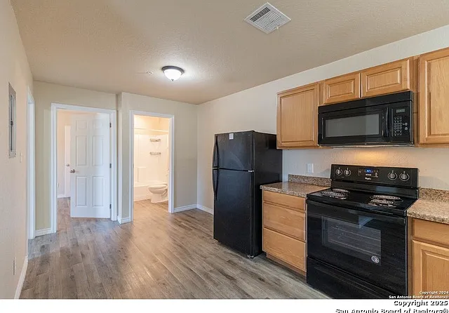 8111 Landing Ave — Photo 5
