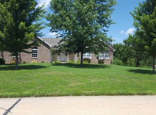 521 Bridgeway Dr, Troy, MO 63379