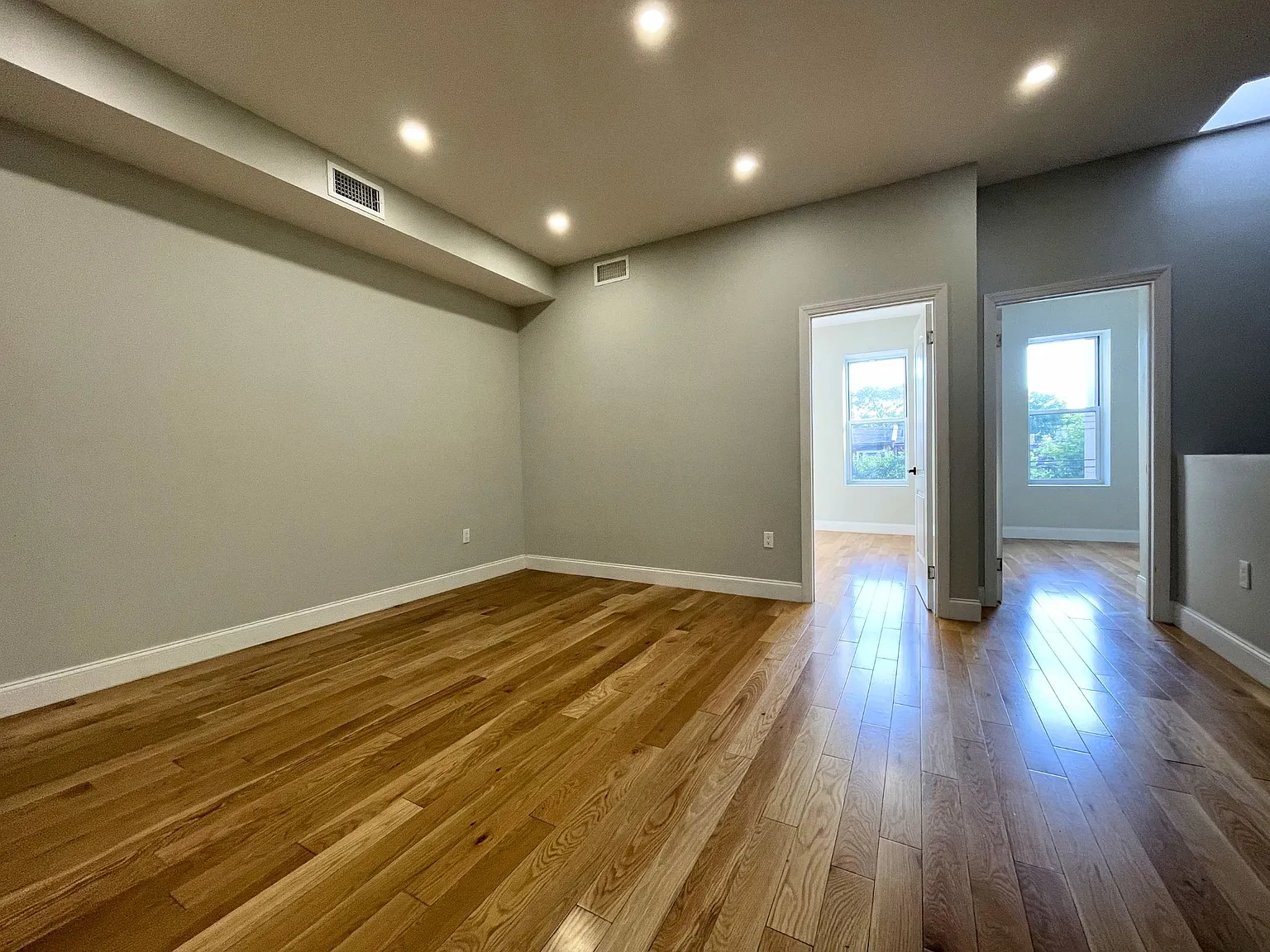 3 bed, $3,300 — Photo 2