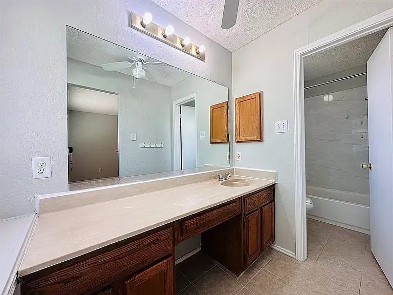 3117 Kingswood Dr — Photo 5