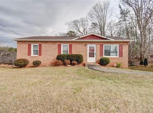 1343 Hopewell Rd, Morganton, NC 28655
