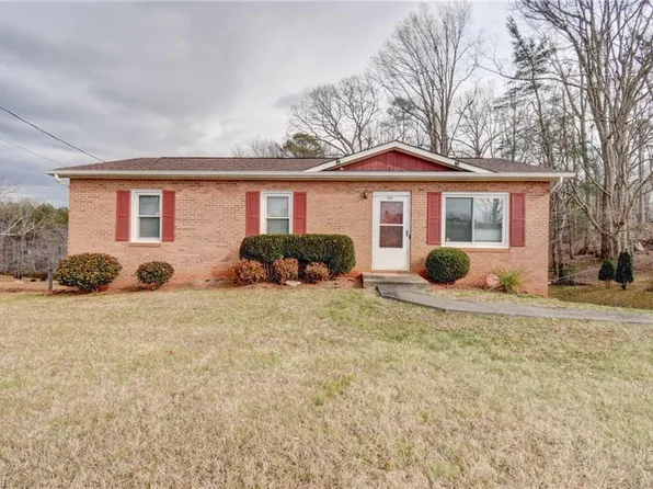 1343 Hopewell Rd, Morganton, NC 28655