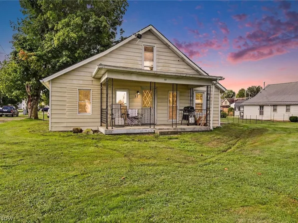 57 W 1st St, Frazeysburg, OH 43822