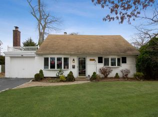 1725 Lehigh Rd, Wantagh, NY 11793