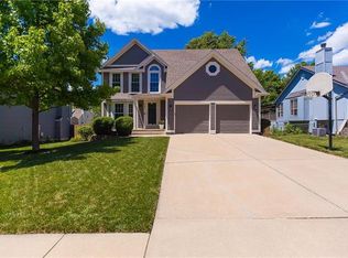 992 E New London St, Olathe, KS 66061