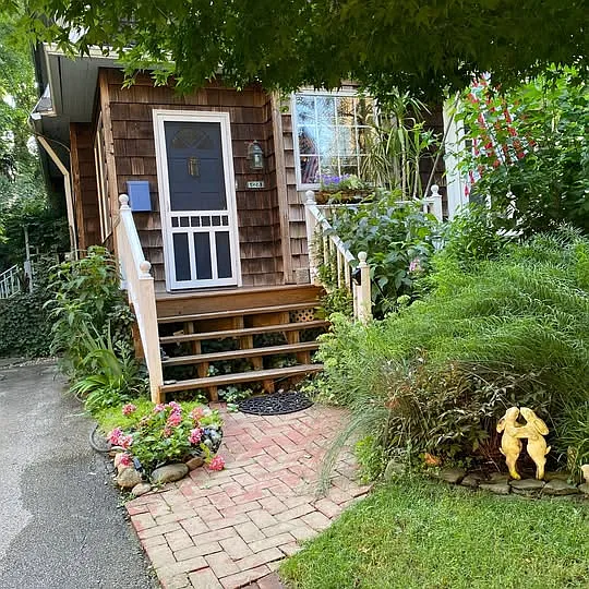 124 S Bellevue Ave — Photo 2